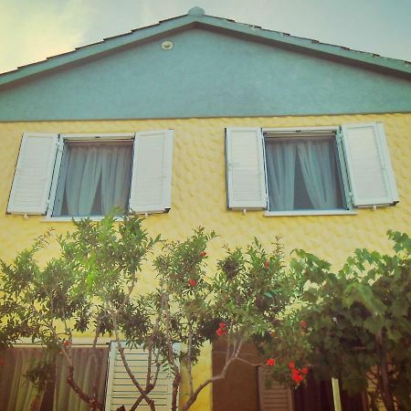 Apartmani Mersol 宁 外观 照片