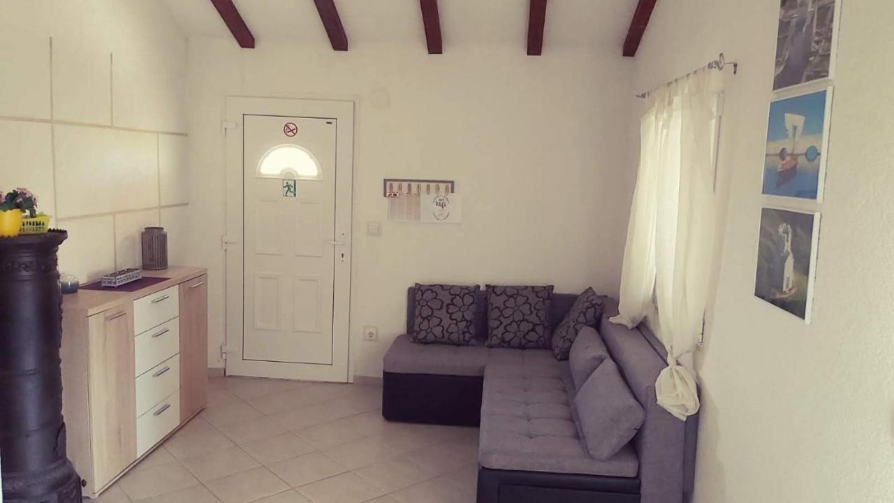 Apartmani Mersol 宁 外观 照片