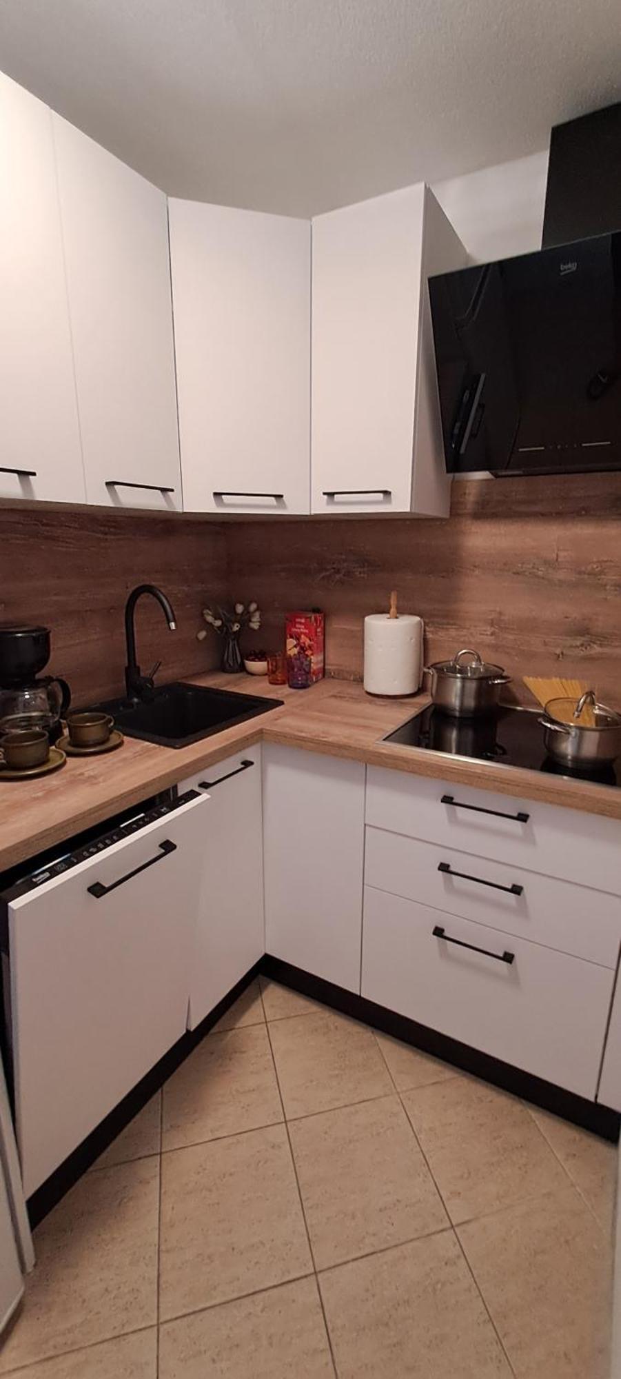 Apartmani Mersol 宁 外观 照片
