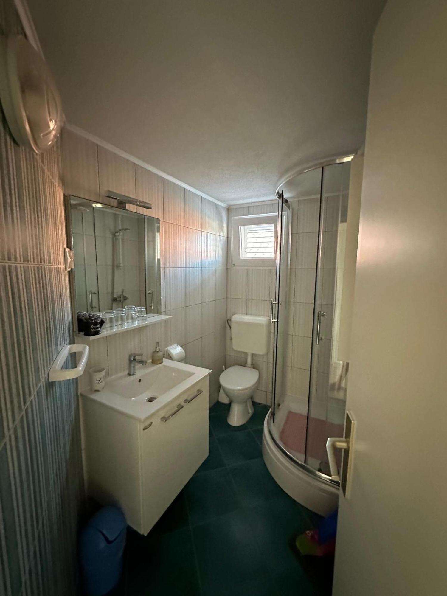 Apartmani Mersol 宁 外观 照片
