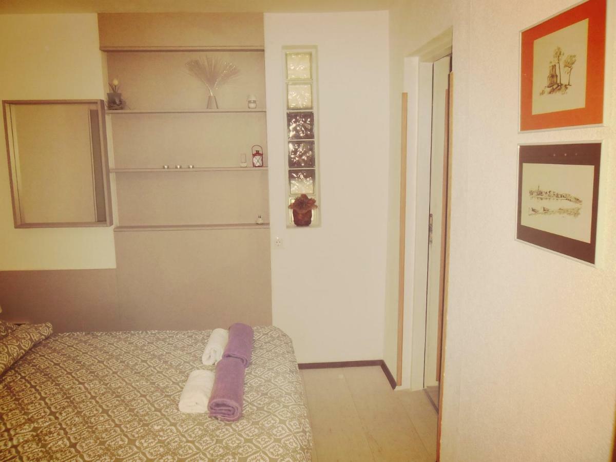 Apartmani Mersol 宁 外观 照片