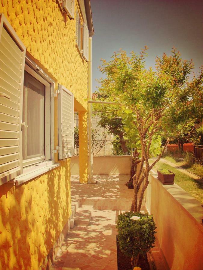 Apartmani Mersol 宁 外观 照片