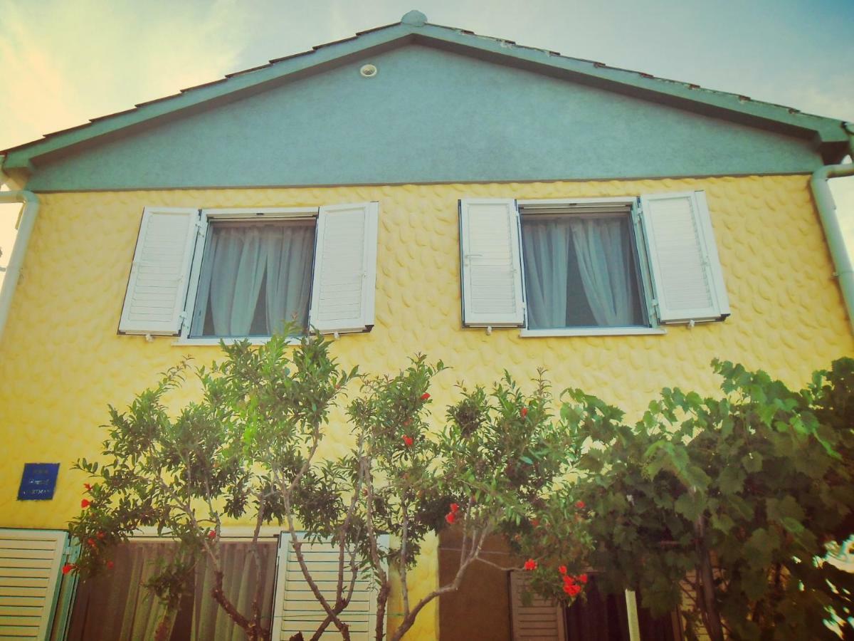 Apartmani Mersol 宁 外观 照片